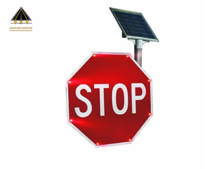 لوحات الطرق بالطاقة الشمسية 