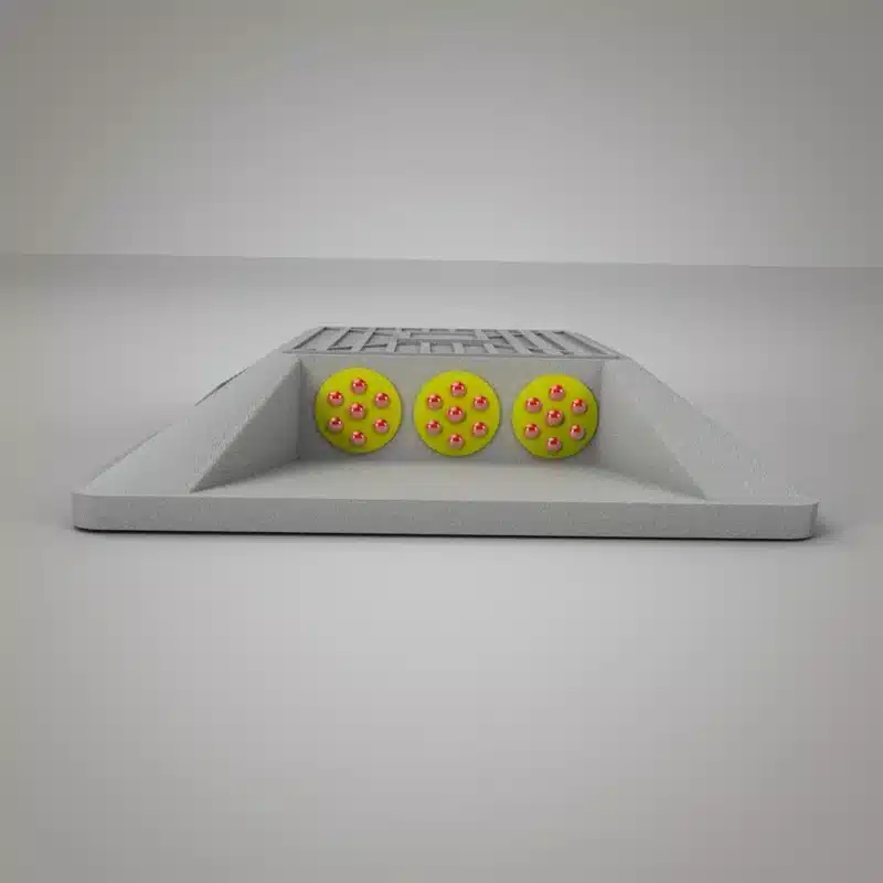 عيون القطط الألمنيوم