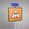 لوحات الطرق بالطاقة الشمسية